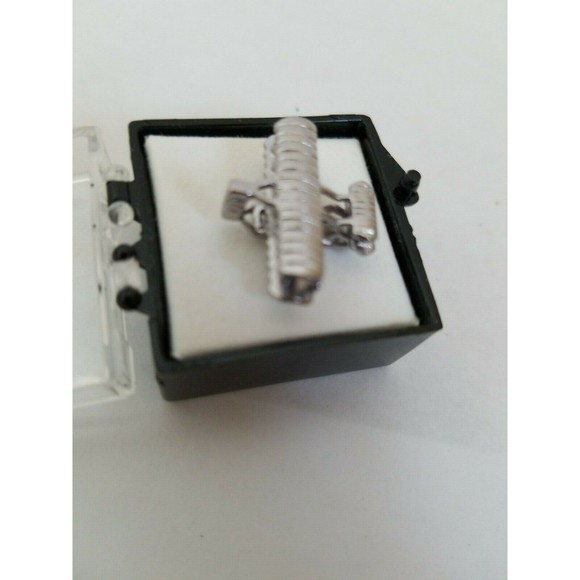 Wright B Flyer Air Plane Metal Tie Tack in Plastic Case NEW Great Gift - Picture 3 of 6
